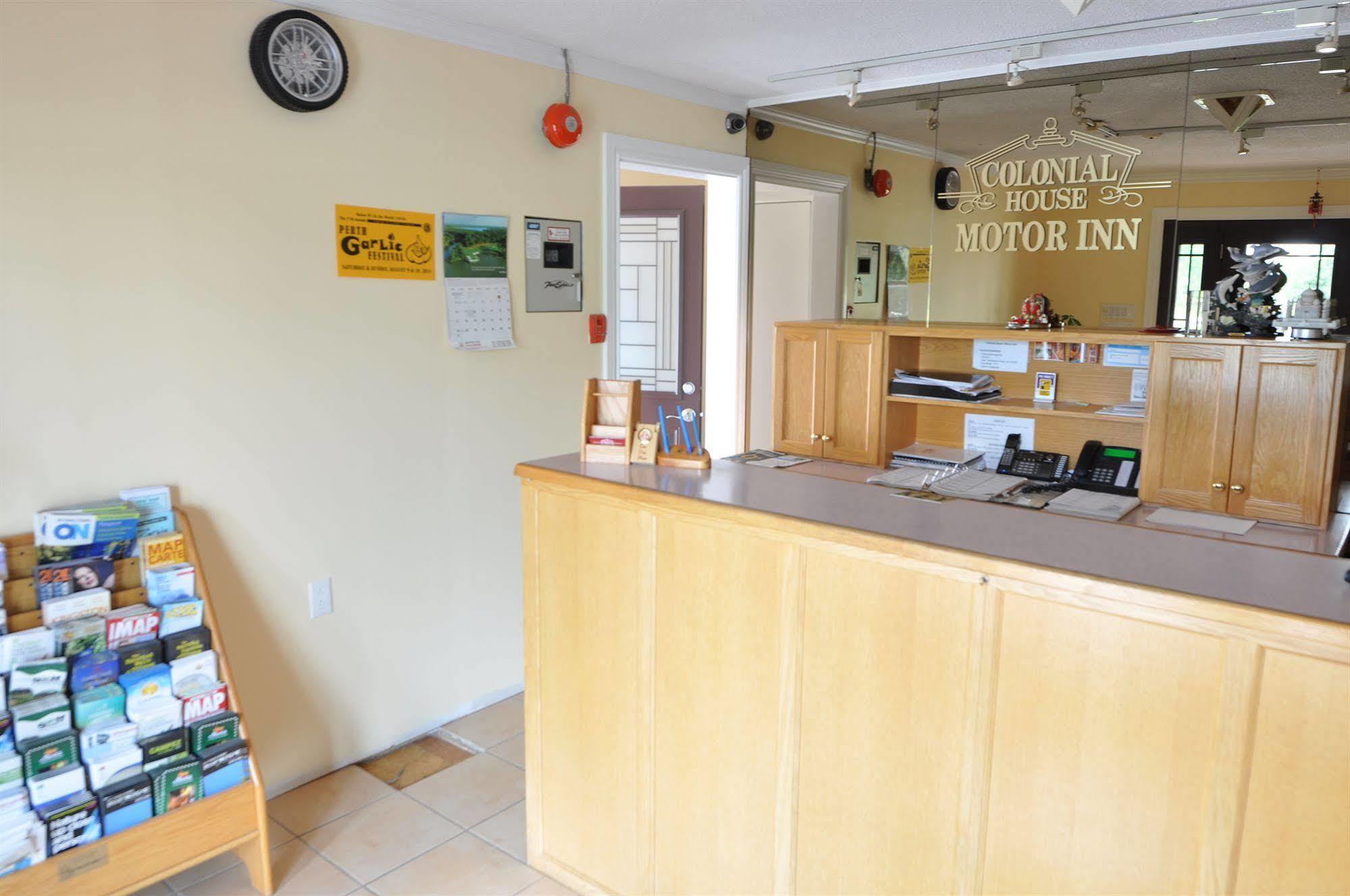 Colonial House Motor Inn เพิร์ท ภายนอก รูปภาพ